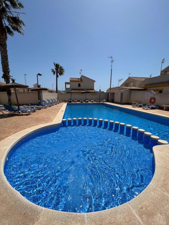 Апартаменты Bonito Adosado Con Piscina A 200 M De La Playa El Mojon  Экстерьер фото