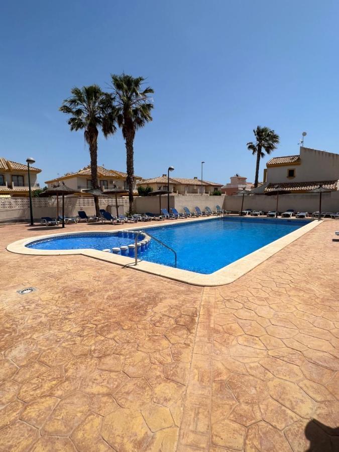 Апартаменты Bonito Adosado Con Piscina A 200 M De La Playa El Mojon  Экстерьер фото